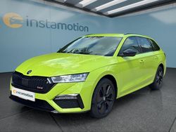 Grün Gebraucht 2023 Skoda Octavia RS Kombi | 32.099 € (Fairer Preis)
