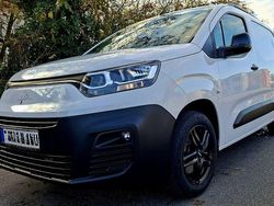 Weiß Gebraucht 2023 Fiat Doblò Van / Kleinbus | 20.855 € (Guter Preis)