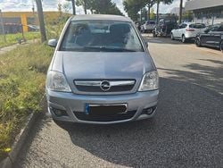 Silber Gebraucht 2006 Opel Meriva Edition Van / Kleinbus | 1.000 € (Guter Preis)