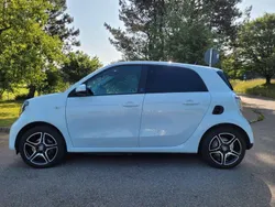 Weiß Gebraucht 2021 Smart ForFour Electric Drive Kleinwagen | 10.000 € (Fairer Preis)