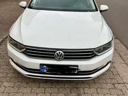 Weiß Gebraucht 2016 VW Passat Limousine | 9.800 € (Etwas zu teuer)