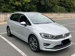 Grau Gebraucht 2015 VW Golf Sportsvan Comfortline Van / Kleinbus | 13.300 € (Fairer Preis)