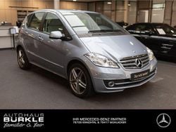 Blau Gebraucht 2011 Mercedes A200 Elegance Limousine | 15.850 €