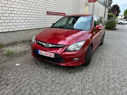 Rot Gebraucht 2012 Hyundai i30 Limousine | 1.899 € (Superpreis)