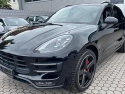Schwarz Gebraucht 2018 Porsche Macan Turbo Performance Package SUV | 61.990 € (Teuer)