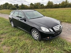 Schwarz Gebraucht 2010 Mercedes E250 Kombi | 7.890 € (Superpreis)