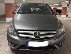Grau Gebraucht 2012 Mercedes B180 Van / Kleinbus | 7.980 € (Etwas zu teuer)