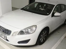 Weiß Gebraucht 2011 Volvo V60 Kombi | 9.000 € (Fairer Preis)