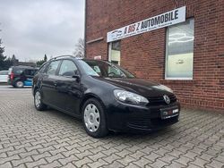 Schwarz Gebraucht 2011 VW Golf VI Trendline Kleinwagen | 7.990 € (Etwas zu teuer)