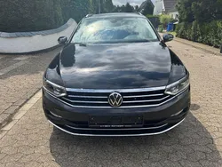 Deep black Gebraucht 2022 VW Passat Elegance Kombi | 23.900 € (Fairer Preis)