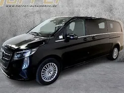 Schwarz Gebraucht 2024 Mercedes V300 Avantgarde Van / Kleinbus | 66.740 € (Etwas zu teuer)