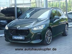 Grün Gebraucht 2023 BMW 218 Active Tourer M Sport Van / Kleinbus | 27.400 € (Fairer Preis)