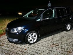 Schwarz Gebraucht 2010 VW Touran Van / Kleinbus | 5.450 € (Fairer Preis)