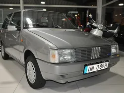 Silber (metallic) Gebraucht 1989 Fiat Uno S Kleinwagen | 9.990 €