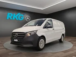 Weiß Gebraucht 2024 Mercedes Vito Van / Kleinbus | 37.473 € (Etwas zu teuer)