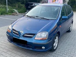 Blau Gebraucht 2000 Nissan Almera Tino Van / Kleinbus | 3.750 € (Teuer)