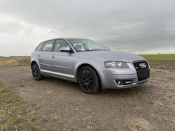 Grau Gebraucht 2004 Audi A3 Sportback Kleinwagen | 3.900 € (Etwas zu teuer)
