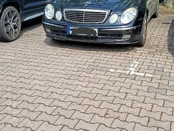 Schwarz Gebraucht 2003 Mercedes E220 Avantgarde Limousine | 2.150 € (Fairer Preis)