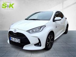 Schneeweiß Gebraucht 2025 Toyota Yaris Hybrid Kleinwagen | 26.490 € (Fairer Preis)