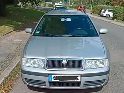 Silber Gebraucht 2004 Skoda Octavia Kombi | 3.200 €