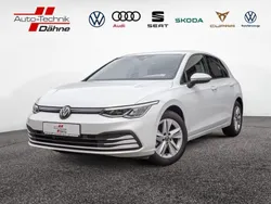 Weiß Gebraucht 2024 VW Golf VIII Life Limousine | 25.980 € (Fairer Preis)