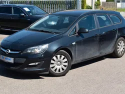 Schwarz Gebraucht 2014 Opel Astra Edition Kombi | 1.990 € (Guter Preis)