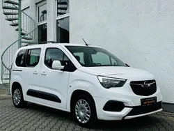 Weiß Gebraucht 2020 Opel Combo Life Edition Van / Kleinbus | 12.690 € (Guter Preis)