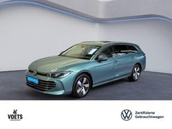 Maripositgrün metallic Gebraucht 2025 VW Passat Elegance Kombi | 39.450 € (Superpreis)