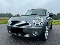 Grau Gebraucht 2010 Mini Cooper Kleinwagen | 6.499 € (Fairer Preis)