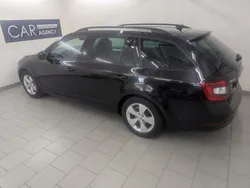 Schwarzmagic perleffekt Gebraucht 2020 Skoda Octavia Tour Kombi | 14.440 € (Superpreis)