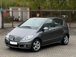 Grau Gebraucht 2009 Mercedes A180 Avantgarde Limousine | 6.990 € (Fairer Preis)