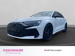 Weiss Neu 2025 Audi RS3 Sportback Design Kleinwagen | 68.750 € (Superpreis)