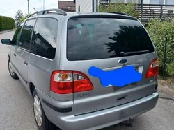 Silber Gebraucht 2004 Ford Galaxy Van / Kleinbus | 3.900 € (Teuer)