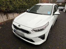 Weiß Gebraucht 2019 Kia Ceed Kleinwagen | 13.300 € (Fairer Preis)
