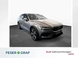 Pebble grey metallic Gebraucht 2020 Volvo V60 Kombi | 33.446 €