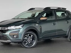 Grün zedergrün Neu 2025 Dacia Sandero Extreme Kleinwagen | 19.980 € (Fairer Preis)