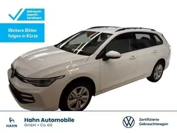 Pure white Gebraucht 2024 VW Golf VIII Life Kombi | 24.330 € (Guter Preis)