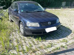 Schwarz Gebraucht 1997 VW Passat Limousine | 1.000 € (Fairer Preis)