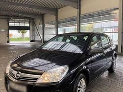 Schwarz Gebraucht 2009 Opel Astra Edition Limousine | 1.850 € (Guter Preis)