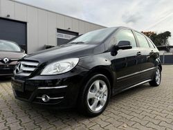Schwarz Gebraucht 2010 Mercedes B200 Van / Kleinbus | 7.850 € (Fairer Preis)
