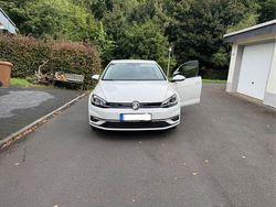 Weiß Gebraucht 2019 VW Golf VII Highline Limousine | 13.900 € (Guter Preis)