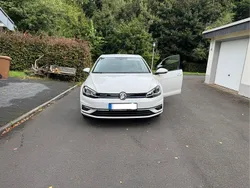 Weiß Gebraucht 2019 VW Golf VII Highline Limousine | 15.000 € (Fairer Preis)
