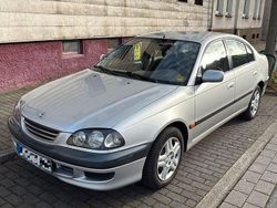 Silber Gebraucht 1999 Toyota Avensis Limousine | 2.800 € (Fairer Preis)