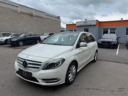 Weiß Gebraucht 2013 Mercedes B180 Van / Kleinbus | 7.590 € (Fairer Preis)