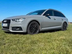 Grau Gebraucht 2019 Audi A4 S-Line Kombi | 21.900 €