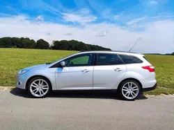 Silber Gebraucht 2014 Ford Focus Trend Kombi | 5.300 € (Fairer Preis)