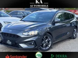 Grau Gebraucht 2018 Ford Focus ST-Line Limousine | 14.900 € (Fairer Preis)