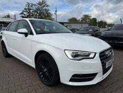 Weiss Gebraucht 2016 Audi A3 Comfort Limousine | 11.490 € (Guter Preis)