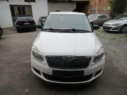 Weiß Gebraucht 2012 Skoda Fabia Kleinwagen | 2.290 € (Guter Preis)