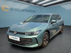 Grün Gebraucht 2024 VW Passat Kombi | 32.299 € (Guter Preis)